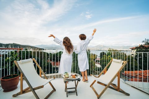 Luxury Double Room, 1 Bedroom, Bathtub, Sea View | Terrace/patio