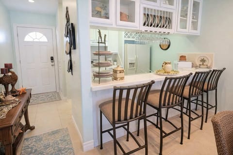 Condo, Multiple Beds, Kitchen | Dining