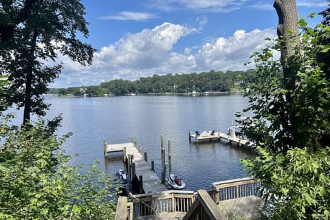 Located on the Severn River, Roost on the River has its own private fishing and boating pier.