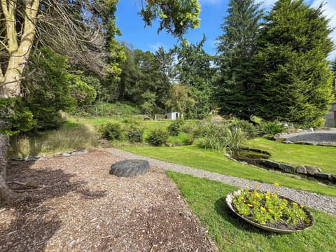 Garden | Aberfoyle Apartment 3 - Holly - Loch Apartments, Aberfoyle