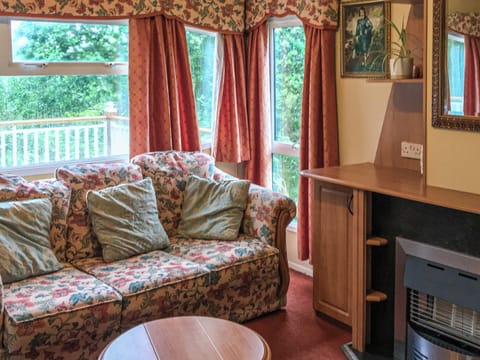 Living area | Siskin Lodge - Lunga Estate Lodges, Craobh Haven