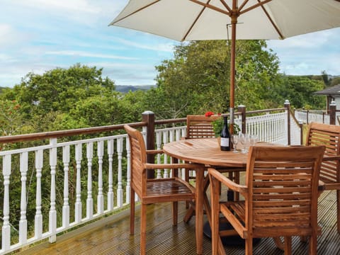 Decking | Catkin Lodge - Lunga Estate Lodges, Craobh Haven