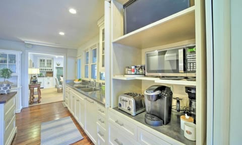 Fully equipped kitchen- Main  Level