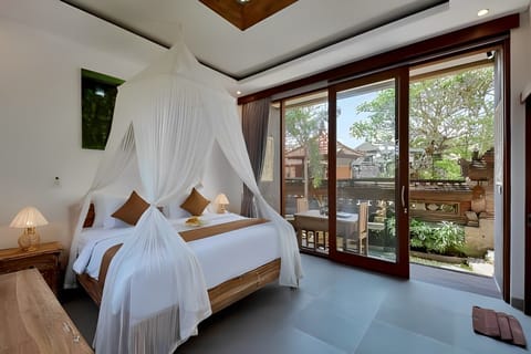 Superior Double Room | Desk, laptop workspace, iron/ironing board, free WiFi