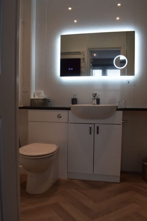 Family Room | Soundproofing, free WiFi, bed sheets