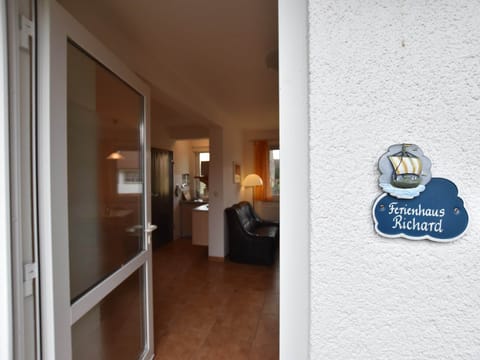 Entrance / Reception