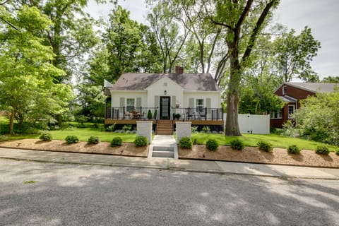 Bloomington Vacation Rental | 3BR | 2BA | 1,450 Sq Ft | 6 Steps to Access