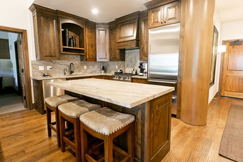Indoors,Room,Kitchen Island,Hardwood,Kitchen