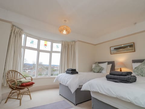 Cottage | 4 bedrooms, individually decorated, individually furnished, free WiFi