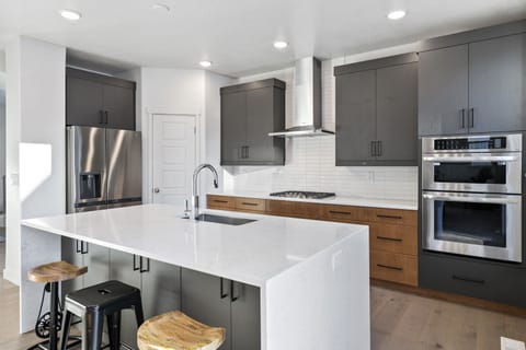 82b46e90-7f3c-4422-99bd-9b29b128b8f3