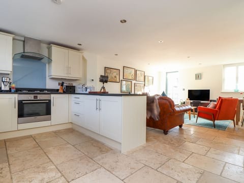 Fridge, dishwasher, electric kettle, toaster