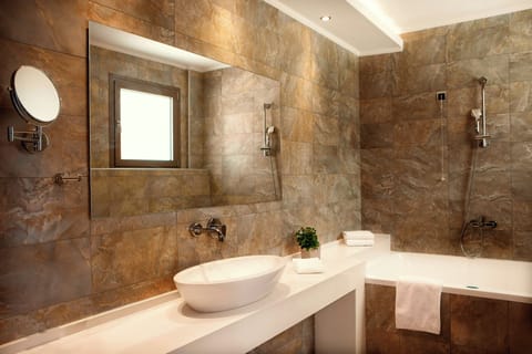 Prestige Bungalow Suite 1-Bedroom Private Pool | Bathroom | Designer toiletries, hair dryer, bathrobes, slippers