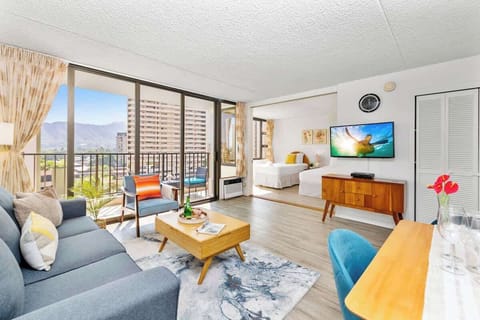 Enjoy this condo with beautiful mountain views!