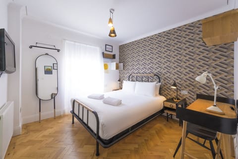 Superior Double Rooms | In-room safe, desk, blackout drapes, soundproofing