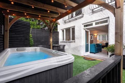 Deluxe Double Room (The Edelweiss) | Terrace/patio