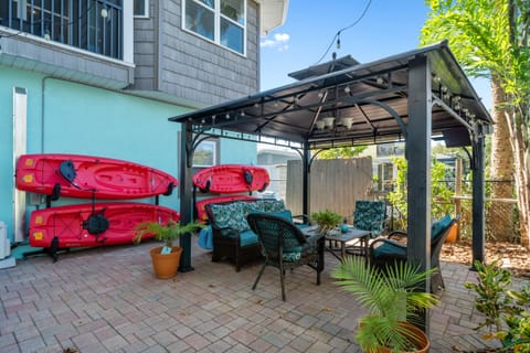 4 Adult and 2 Kids Kayaks for you to use.  More can be rented nearby. 