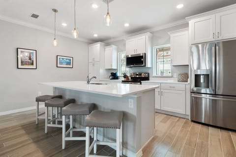 Lost Key Sea-130 Kitchen