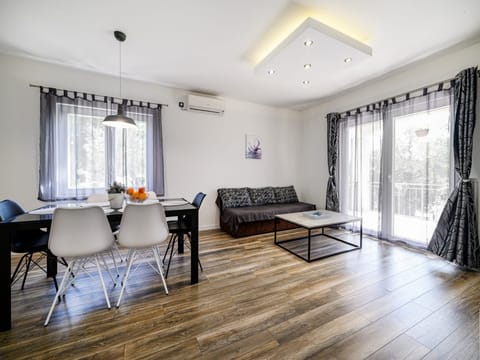 House (Two Bedroom Holiday Home with Swimmin) | Living room | TV