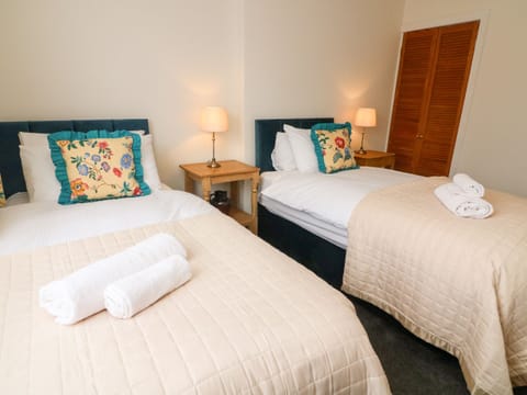Cottage | 3 bedrooms, individually decorated, individually furnished, free WiFi