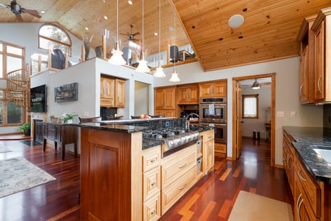 Beautiful Gourmet Kitchen