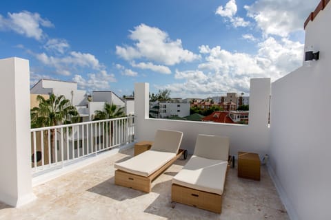 Top roof patio. 