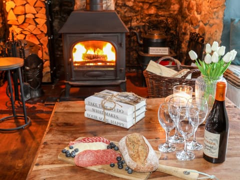 Cottage | Dining