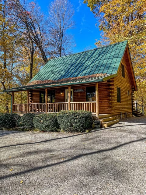 Front of Cozy Pine.