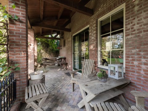House | Balcony