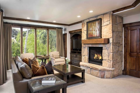 Furniture, Living Room, Indoors, Room, Table