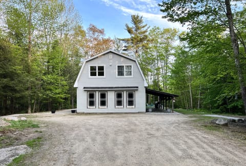 Front Driveway - Parking for 6-8 cars and boat or snow mobile trailers
