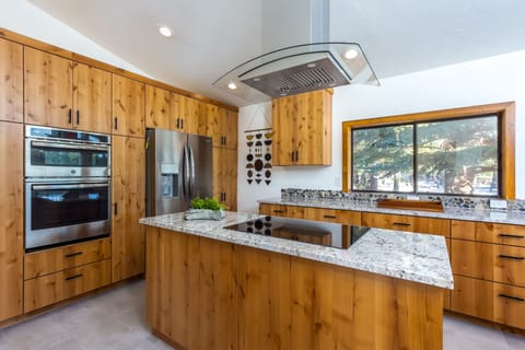 Kitchen - Main Level