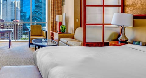 Wake Up to Luxury in this King Bed with Breathtaking Strip Views!