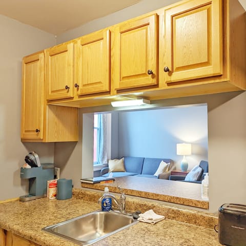 Keurig has been replaced with 4 cup coffee maker. See other picture.