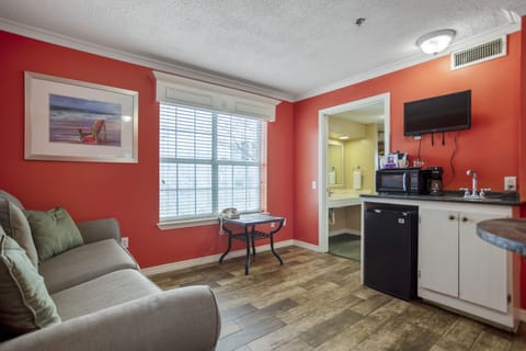 Suite, 1 Bedroom, Balcony, Sea View, Jetted Tub, Non Smoking | Desk, iron/ironing board, free WiFi, bed sheets