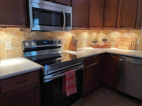 Kitchen under-cabinet lighting
