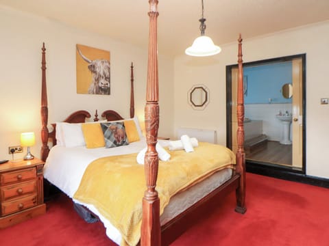 Cottage | Interior