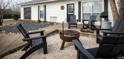 An elevated countryside tiny home escape awaits. Book now.