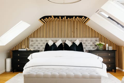 The Riverside Master Suite