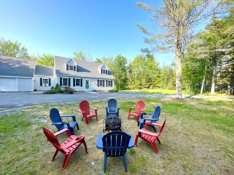 Fire pit w/Outdoor Seating