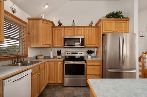 MS07: Seas The Day | TL Kitchen Area