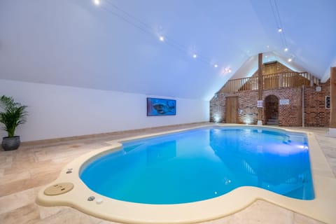 Primrose Farm Barn, Roughton: Indoor heated swimming pool