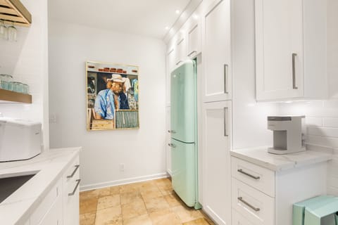 Stunning kitchen with updated appliances