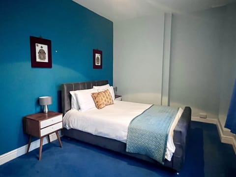 Traditional Double Room | In-room safe, individually decorated, individually furnished, desk