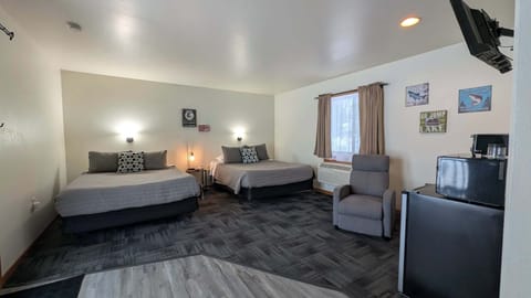 Two queen bedroom with kitchenette 