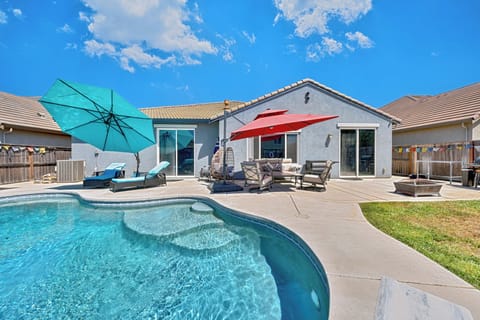 Explore Our Cozy Retreat in Elk Grove, California