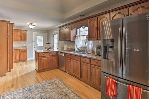 Full Chef's kitchen with butlers pantry, stainless steel appliances