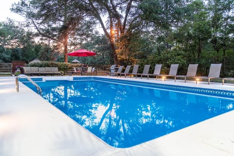 Pool by twilight (1)