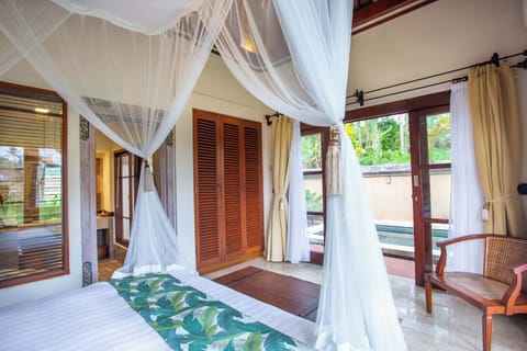 Villa, 1 Bedroom, Private Pool | Minibar, in-room safe, desk, blackout drapes