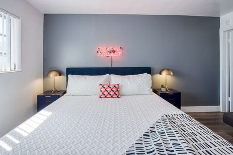 Urban Chic Suite - Bedroom