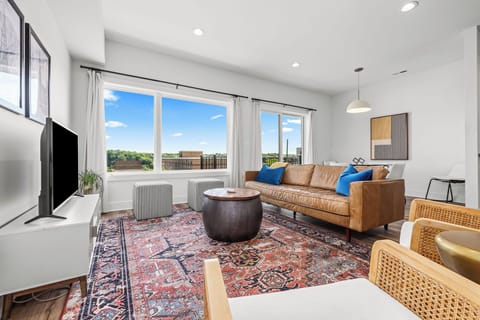 Luxe 3 bd modern condo in historic downtown Lynchburg, VA